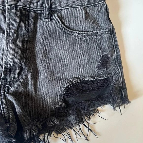 Abercrombie & Fitch Black Distressed High-Rise Jean Shorts - Picture 4 of 5